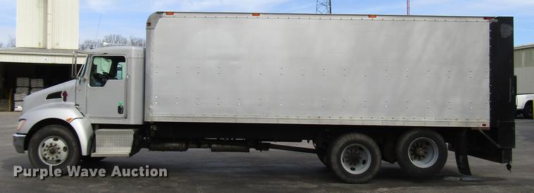 image for item G1639 2013 Kenworth T370 box truck