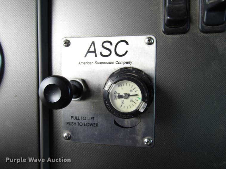 image for item G1639 2013 Kenworth T370 box truck