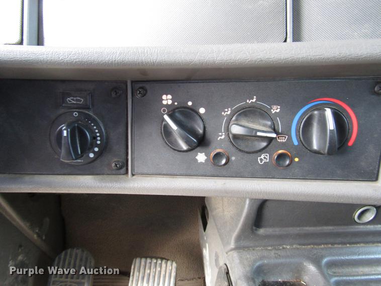 image for item G1639 2013 Kenworth T370 box truck