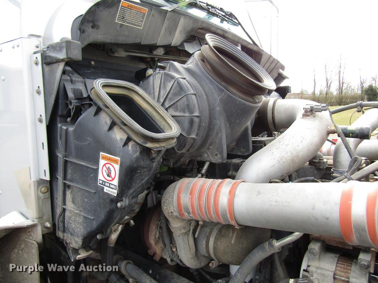 image for item G1639 2013 Kenworth T370 box truck