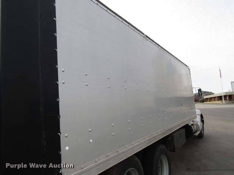 image for item G1639 2013 Kenworth T370 box truck