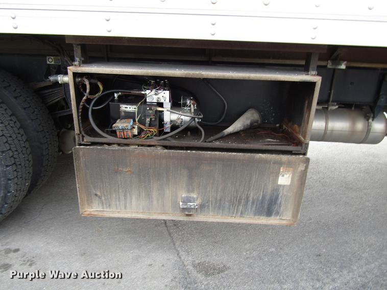 image for item G1639 2013 Kenworth T370 box truck