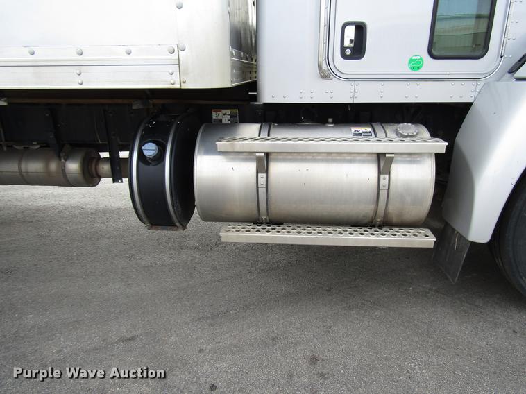 image for item G1639 2013 Kenworth T370 box truck