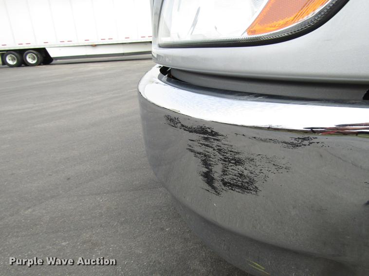 image for item G1639 2013 Kenworth T370 box truck