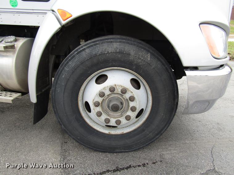 image for item G1639 2013 Kenworth T370 box truck