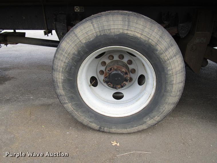 image for item G1639 2013 Kenworth T370 box truck