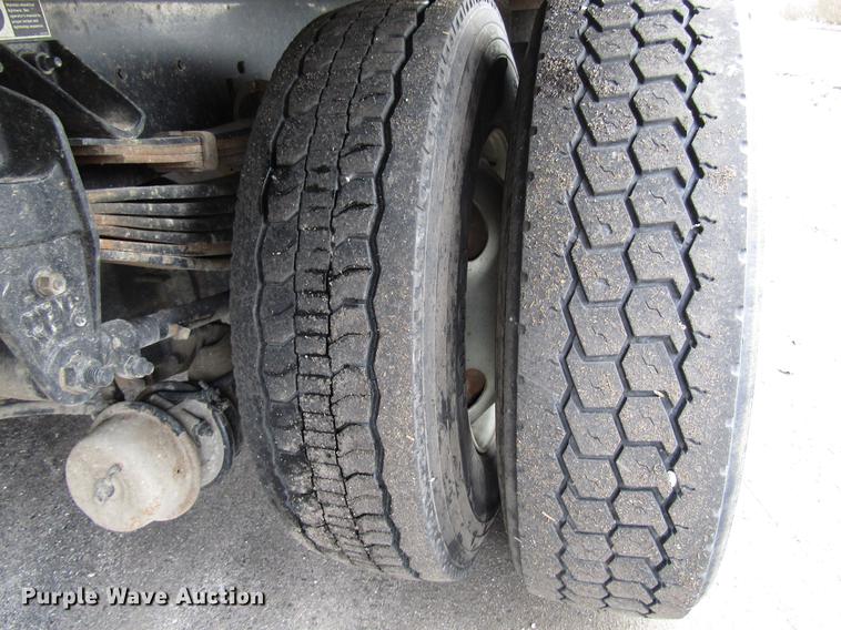 image for item G1639 2013 Kenworth T370 box truck