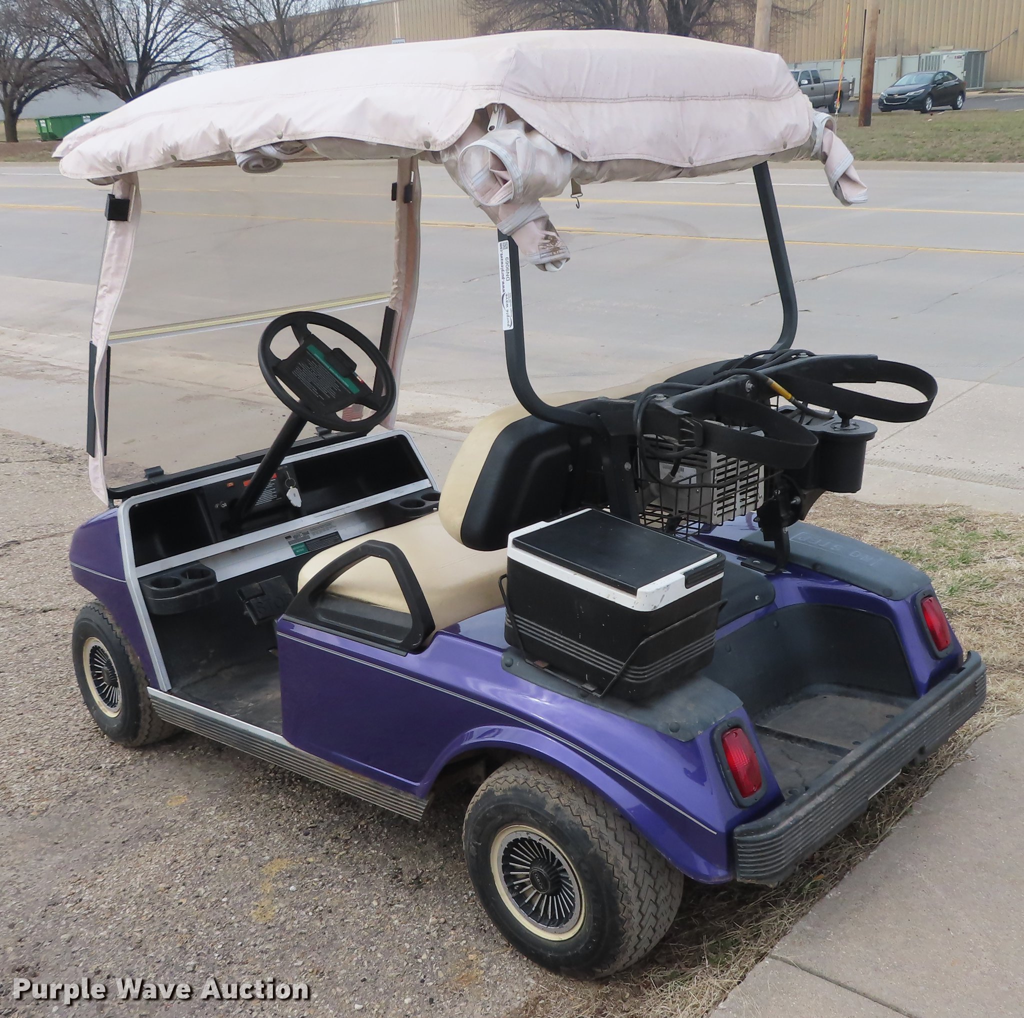 2004 Club Car DS golf cart in Iola, KS Item DN9069 sold Purple Wave