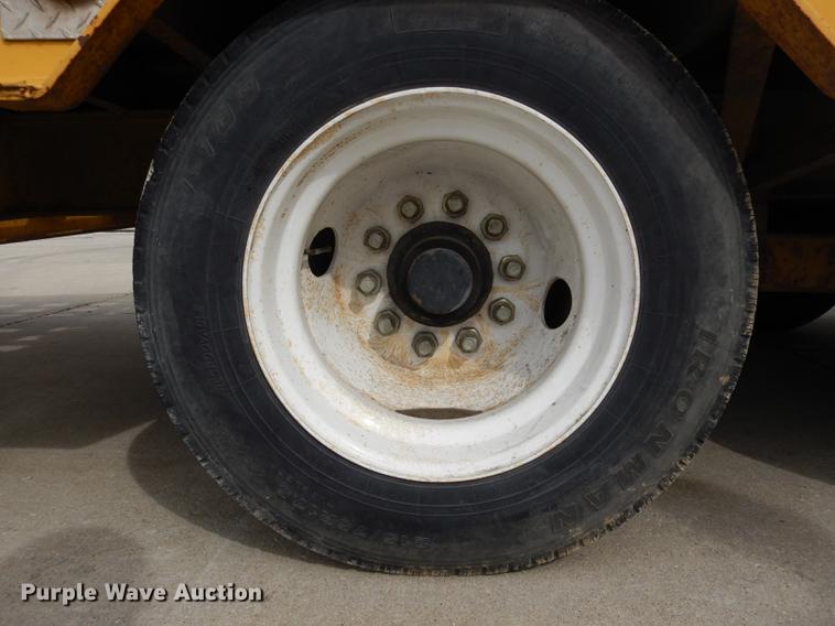 image for item DC8728 1999 Belshe 1FB-30 equipment trailer with mud mixer