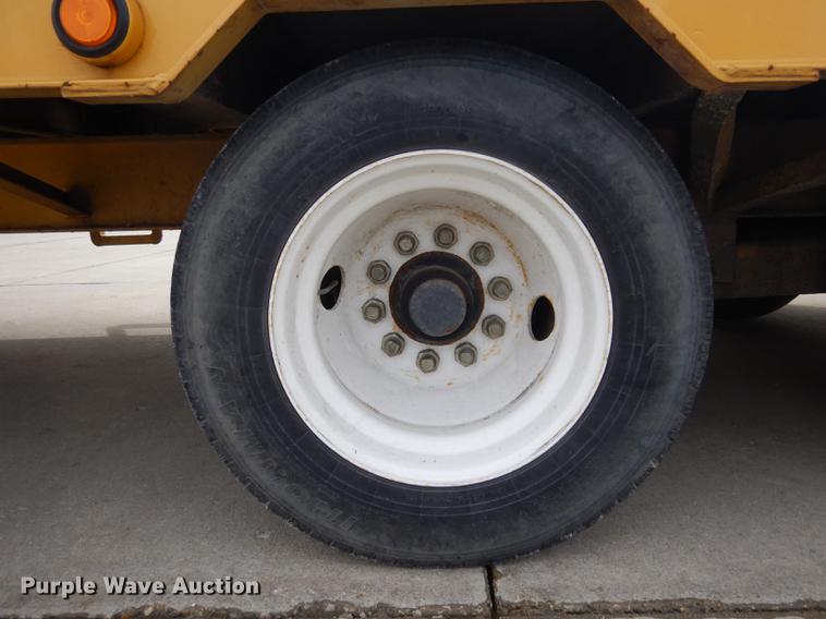 image for item DC8728 1999 Belshe 1FB-30 equipment trailer with mud mixer