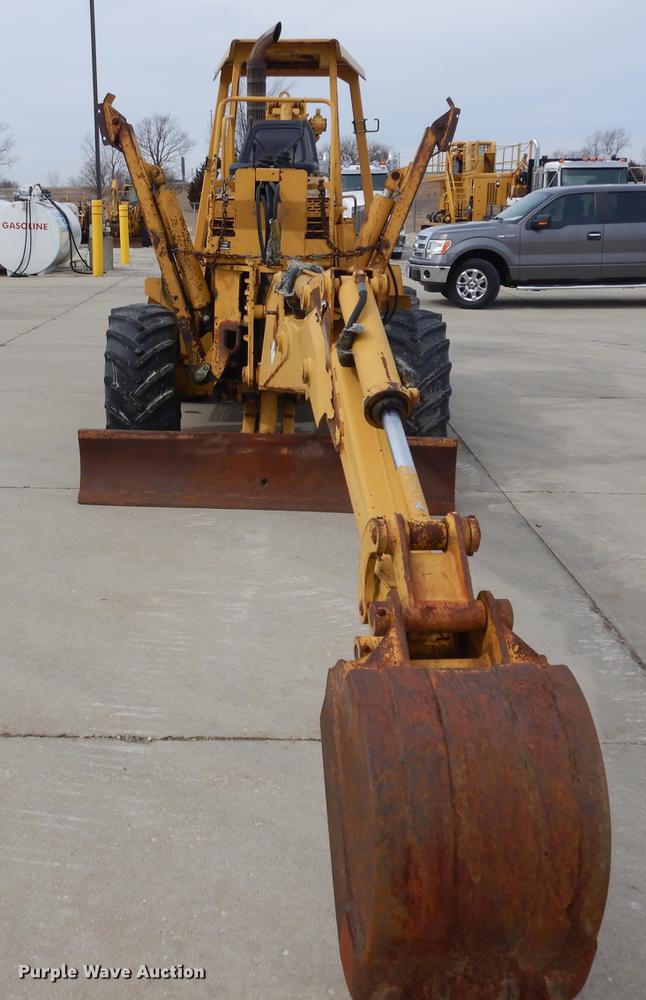 image for item DC8729 1997 Vermeer V8550 cable plow