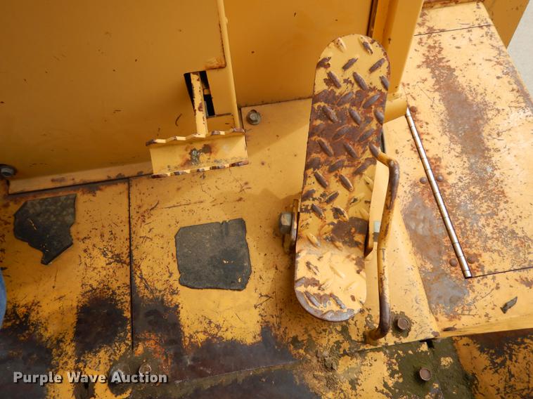 image for item DC8729 1997 Vermeer V8550 cable plow