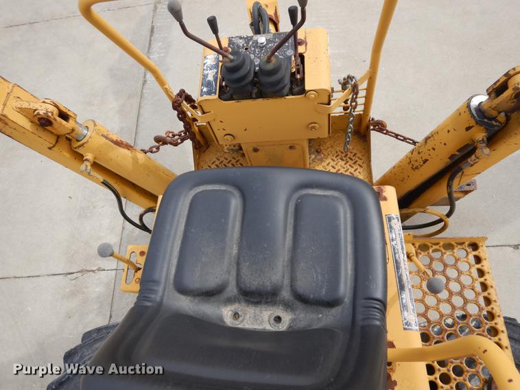 image for item DC8729 1997 Vermeer V8550 cable plow