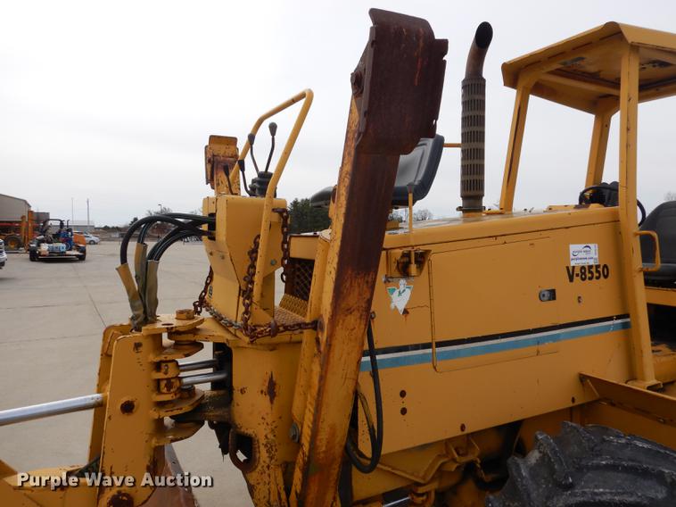 image for item DC8729 1997 Vermeer V8550 cable plow