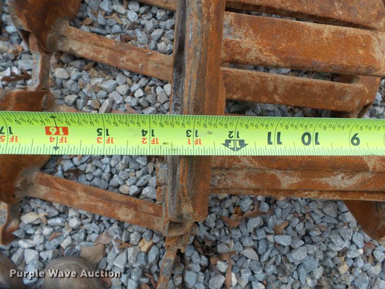 image for item DD2315 Skid steer tracks