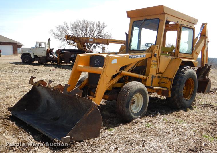 image for item DE0148 1977 John Deere 310A backhoe