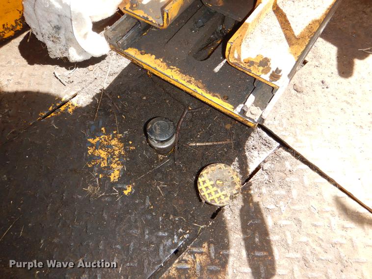 image for item DE0148 1977 John Deere 310A backhoe