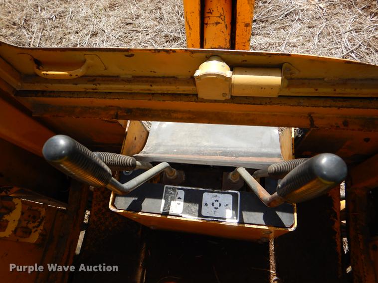 image for item DE0148 1977 John Deere 310A backhoe