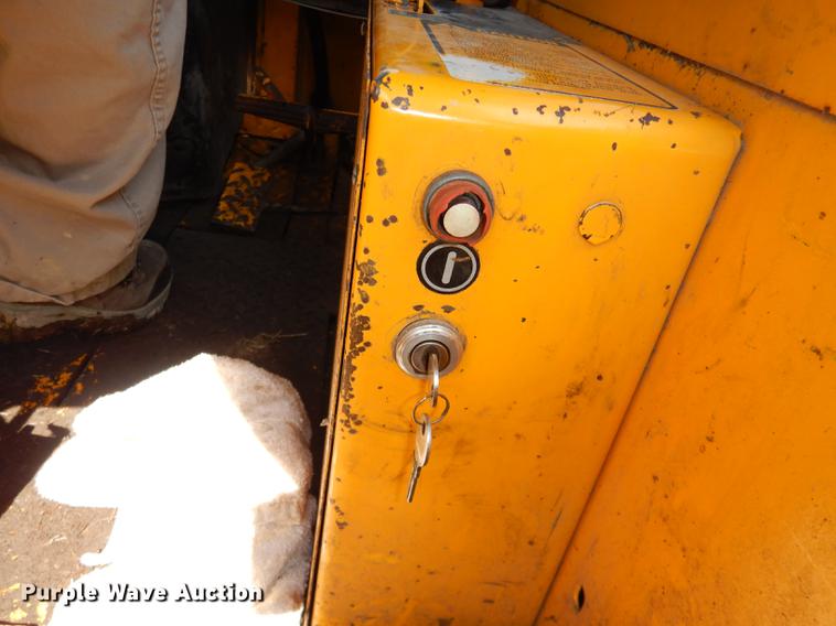 image for item DE0148 1977 John Deere 310A backhoe