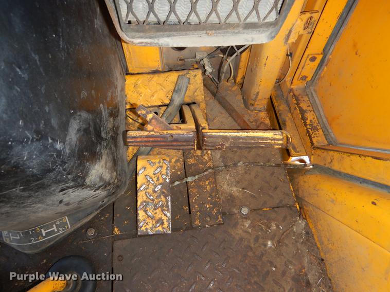 image for item DE0148 1977 John Deere 310A backhoe