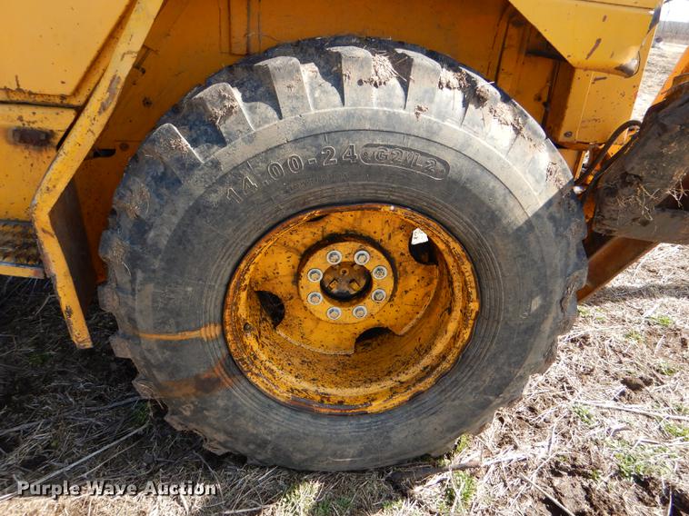 image for item DE0148 1977 John Deere 310A backhoe