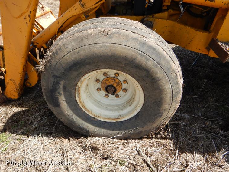 image for item DE0148 1977 John Deere 310A backhoe