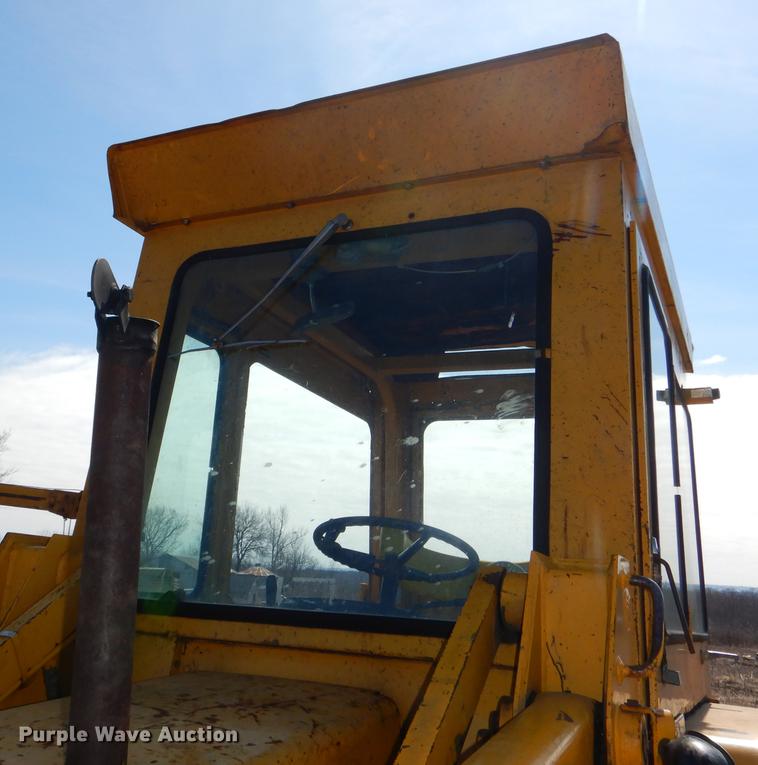 image for item DE0148 1977 John Deere 310A backhoe