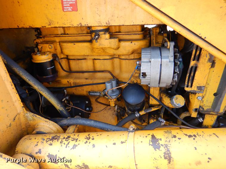 image for item DE0148 1977 John Deere 310A backhoe