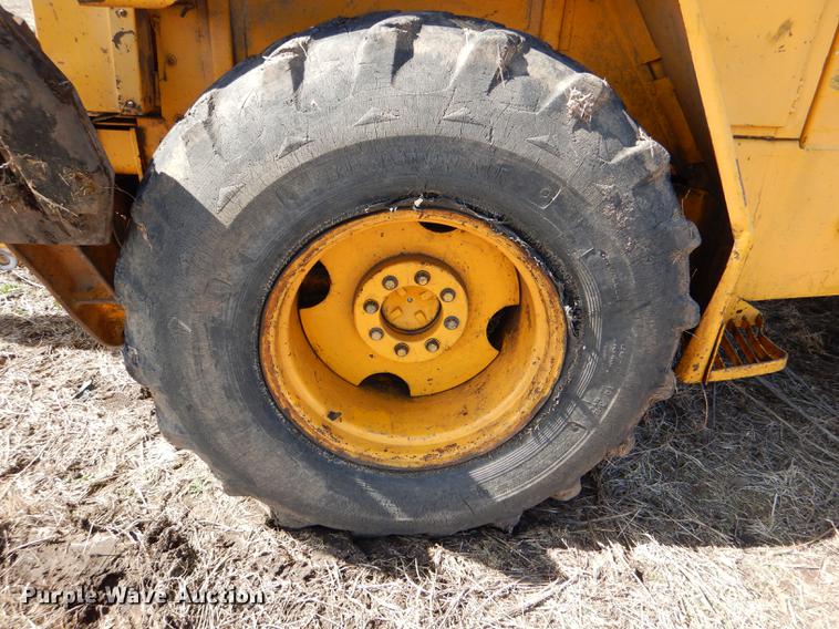 image for item DE0148 1977 John Deere 310A backhoe