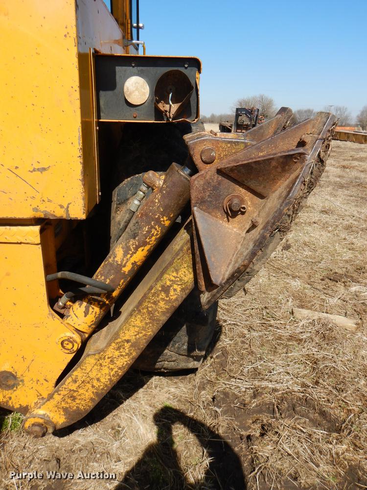 image for item DE0148 1977 John Deere 310A backhoe