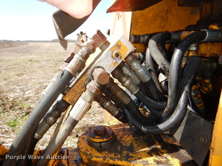 image for item DE0148 1977 John Deere 310A backhoe