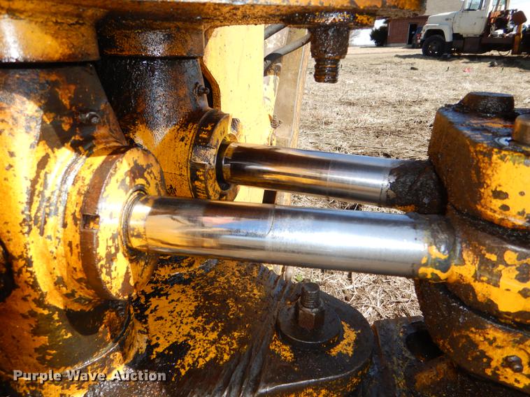 image for item DE0148 1977 John Deere 310A backhoe