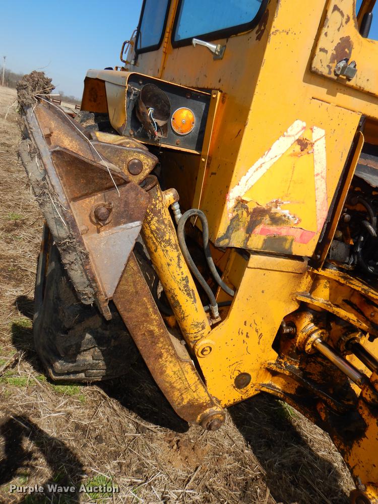 image for item DE0148 1977 John Deere 310A backhoe