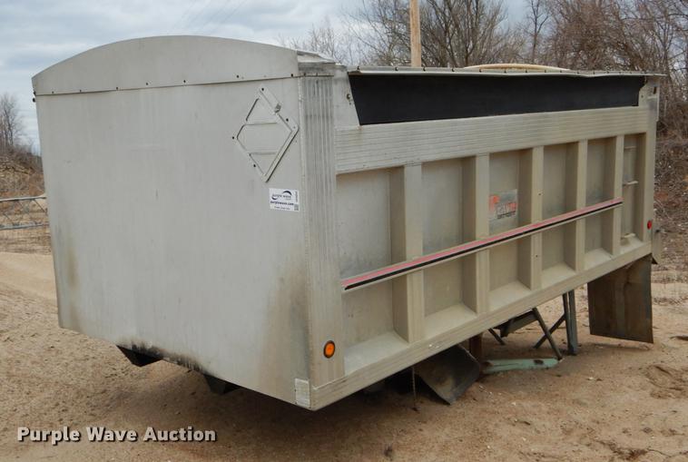 image for item DE6052 1993 Travis aluminum dump bed