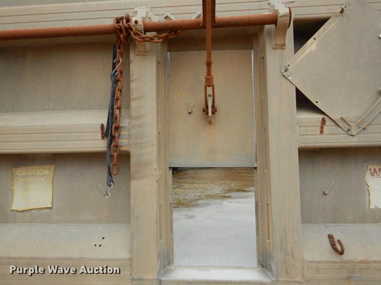 image for item DE6052 1993 Travis aluminum dump bed