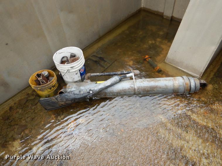 image for item DE6052 1993 Travis aluminum dump bed