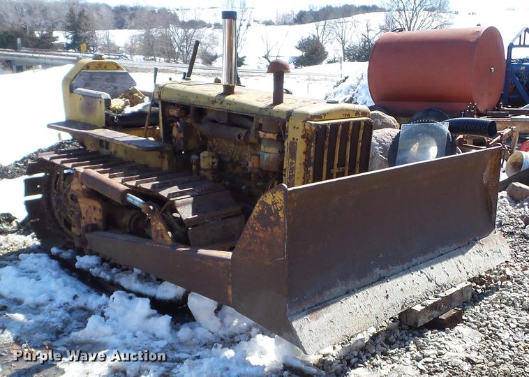 image for item DE7622 1947 Caterpillar D2 dozer