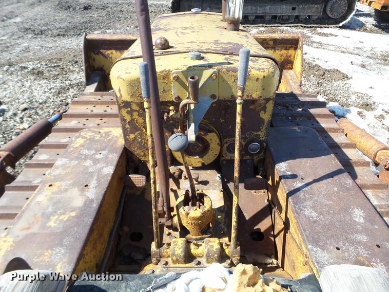 image for item DE7622 1947 Caterpillar D2 dozer