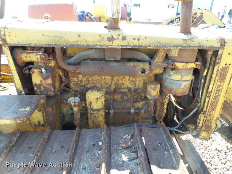 image for item DE7622 1947 Caterpillar D2 dozer