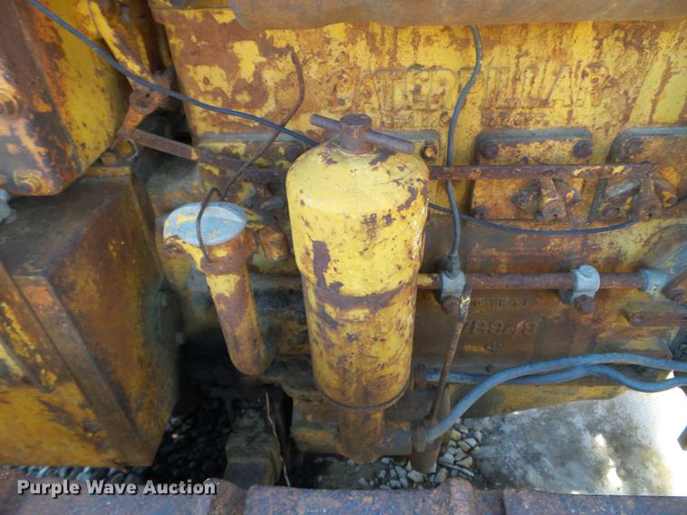 image for item DE7622 1947 Caterpillar D2 dozer