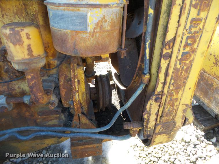image for item DE7622 1947 Caterpillar D2 dozer