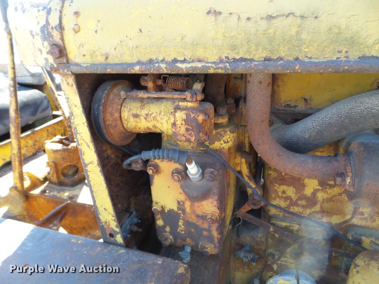 image for item DE7622 1947 Caterpillar D2 dozer