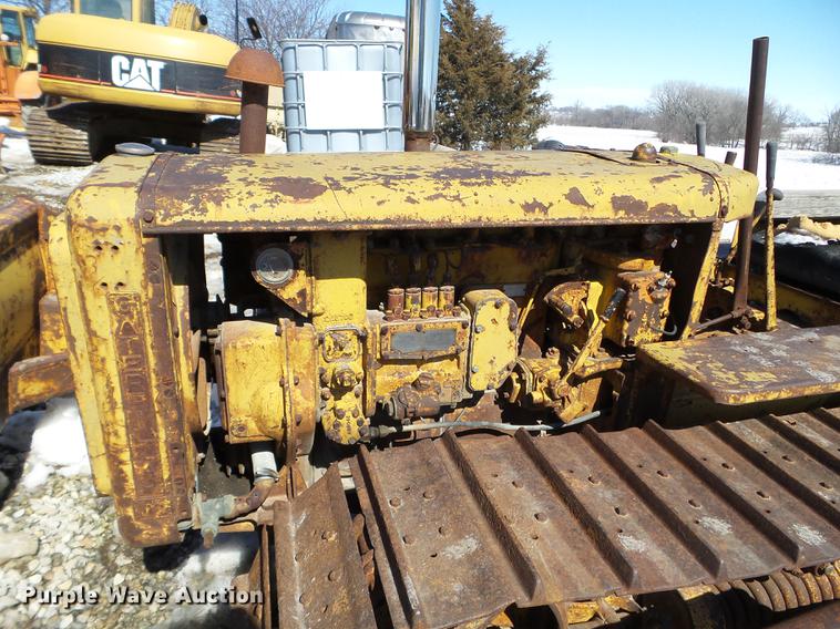 image for item DE7622 1947 Caterpillar D2 dozer