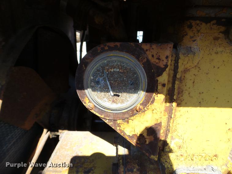 image for item DE7622 1947 Caterpillar D2 dozer