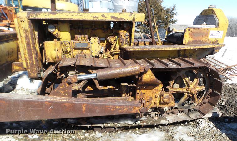 image for item DE7622 1947 Caterpillar D2 dozer