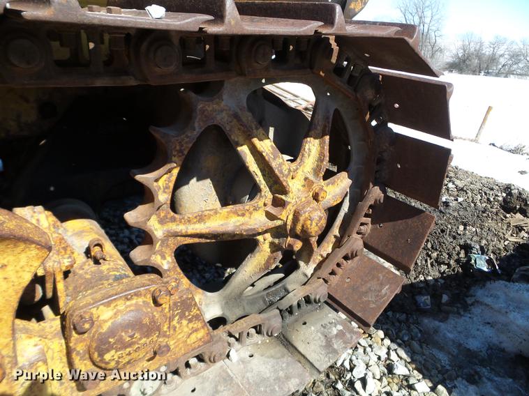 image for item DE7622 1947 Caterpillar D2 dozer