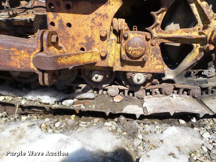 image for item DE7622 1947 Caterpillar D2 dozer