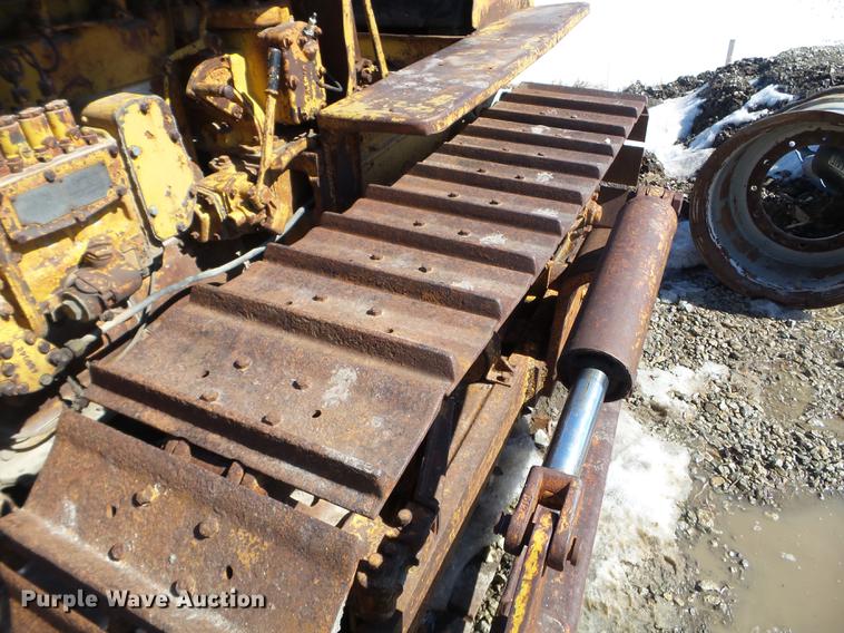 image for item DE7622 1947 Caterpillar D2 dozer
