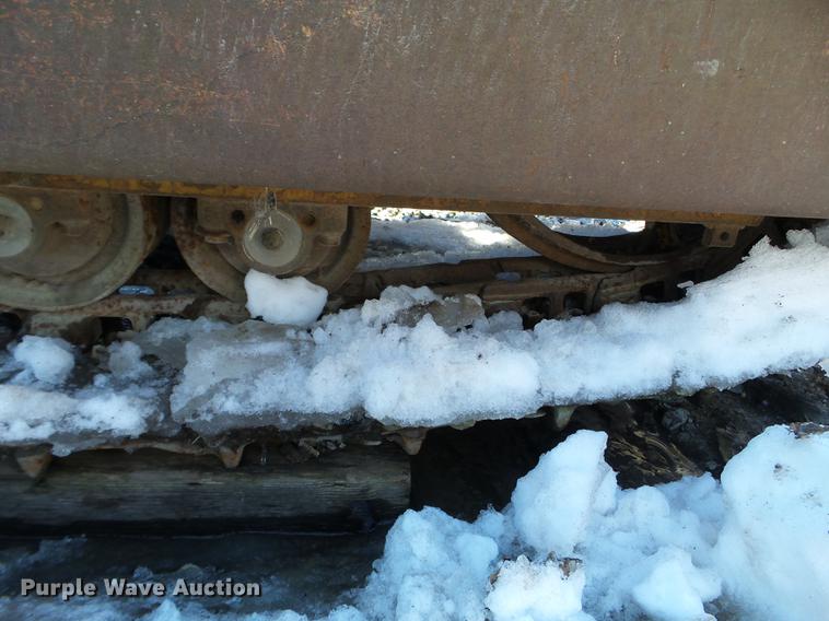 image for item DE7622 1947 Caterpillar D2 dozer