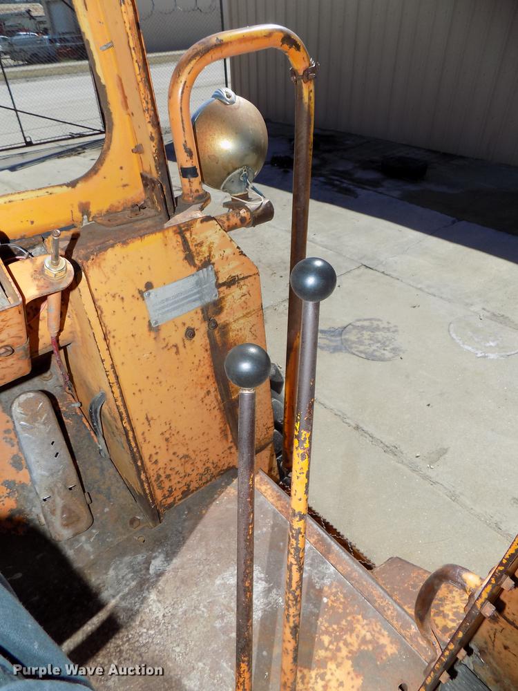 image for item DE7629 1971 Hough H60B wheel loader